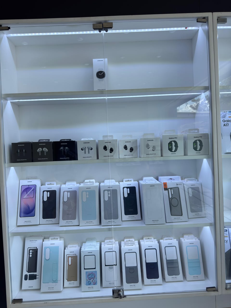 Etalase Aksesoris Samsung